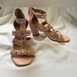 Comfort View Women’s Rivet Strap Block Heel Sandal in Blush Pink Suede Sz 7.5